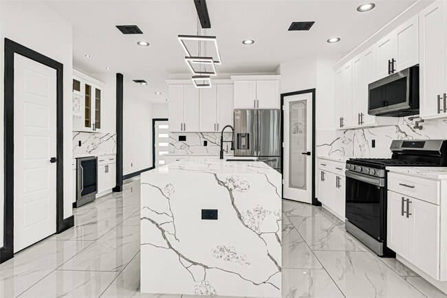 Photo - 13106 Donegal Way