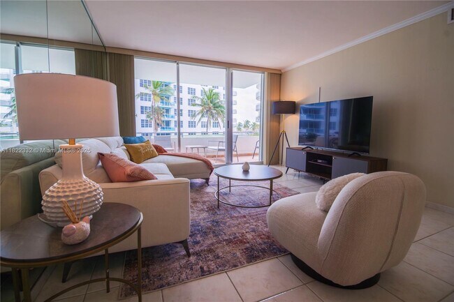 Photo - 5151 Collins Ave Unit 428