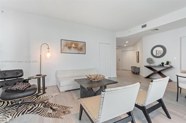 Photo - 45 SW 9th St Unit 4301