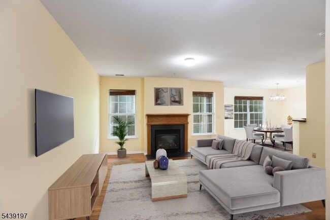 Photo - 106 Wallace Ct