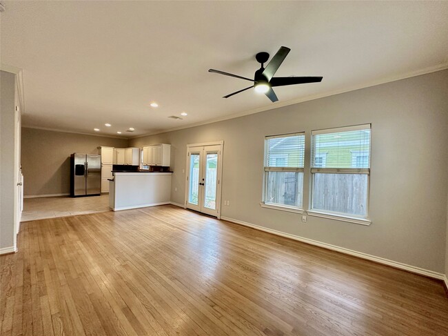 Photo - 112 Munford St