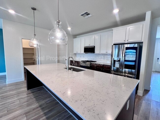 Building Photo - 2321 S Purdue Ave