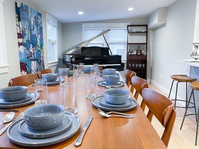 83 Rockridge Rd