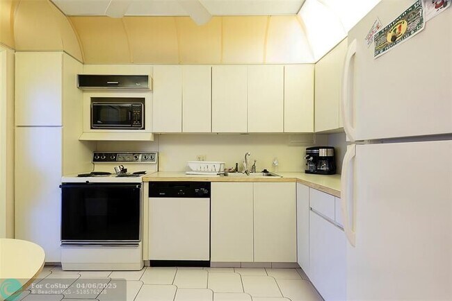 Photo - 3051 N Course Dr Unit 211