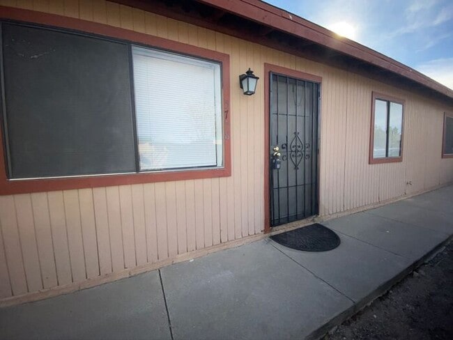 Photo - 5758 E 24th St