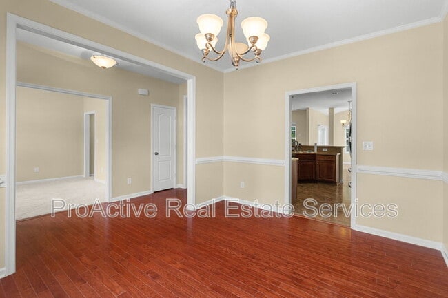 Photo - 729 Creekwood Dr