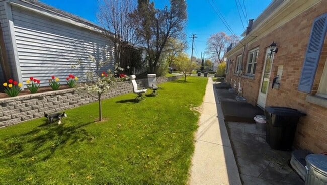 Photo - 3 Bed 1.5 Bath Near Lake Michigan
