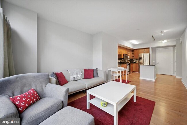 Photo - 475 K St NW Unidad 328