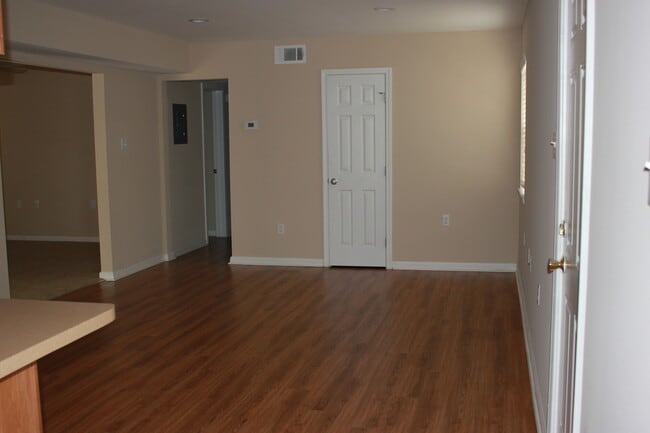 Photo - 6254-6256 Bellaire Dr