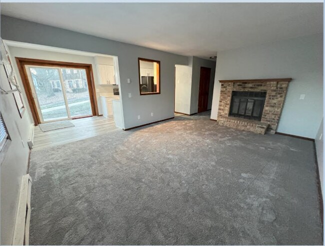 Photo - 2 S Wickham Ct Unit 4