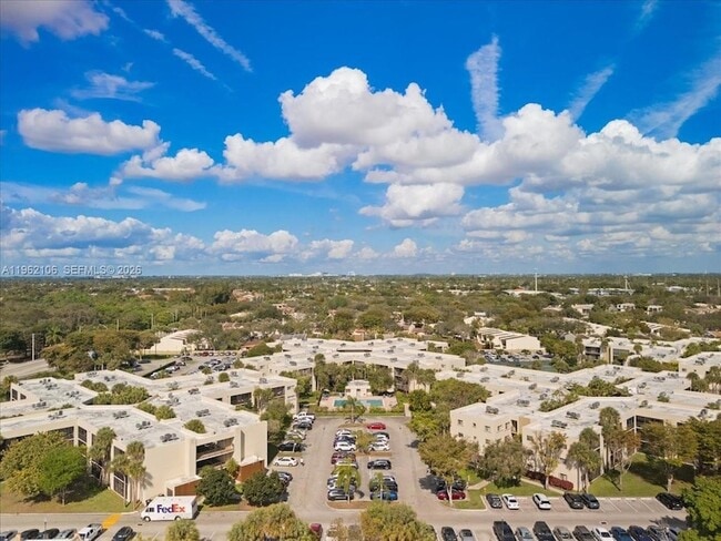 Building Photo - 8075 SW 107th Ave Unit 221