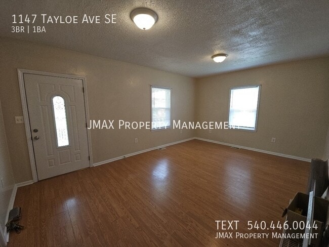 1147 Tayloe Ave SE