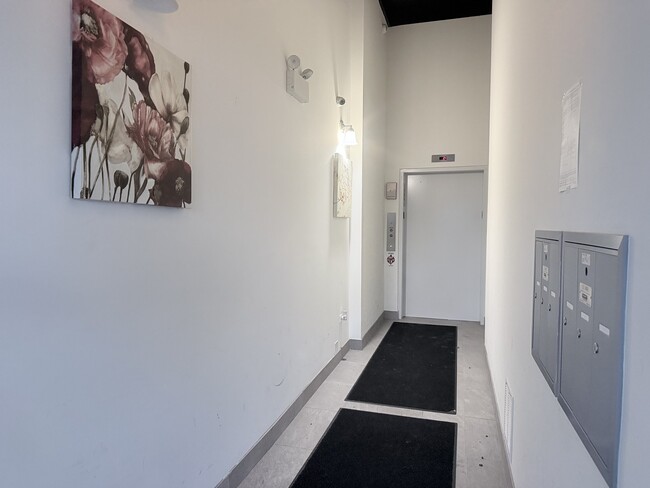 3220 S Ashland Ave