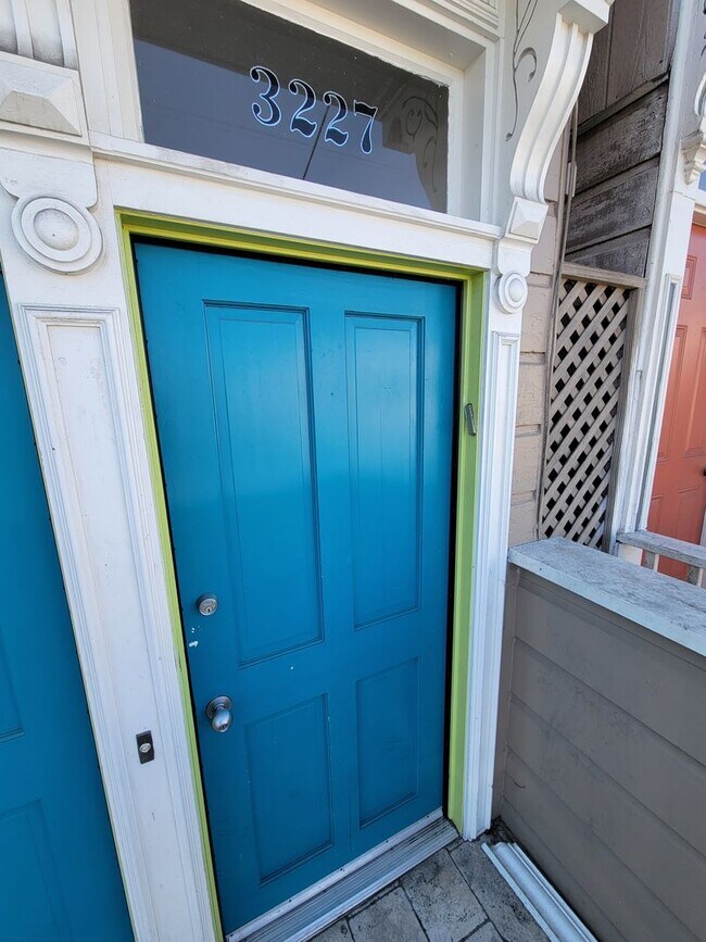 Sunny Mission Upper Level w/deck! House House Rental in San Francisco