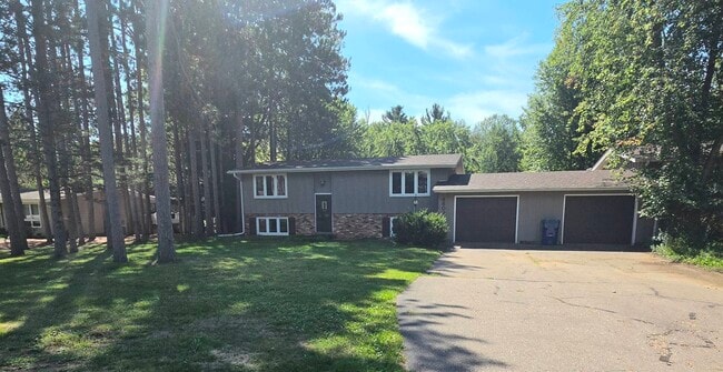 Building Photo - 4609 Stettin Dr Unit 1