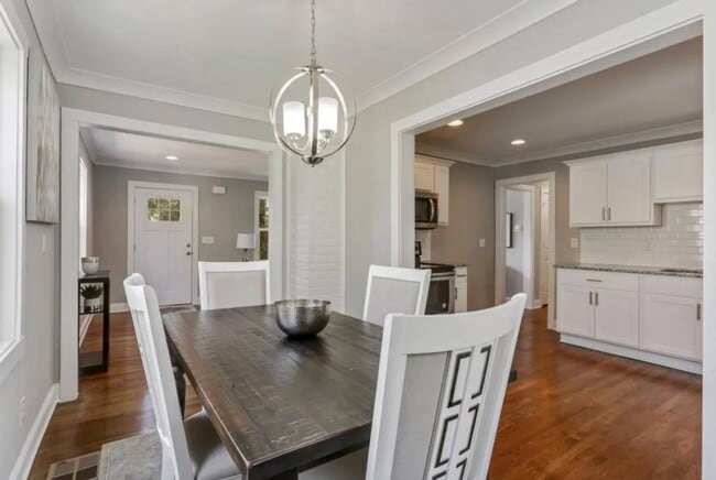 Photo - 2561 Sylvan Rd