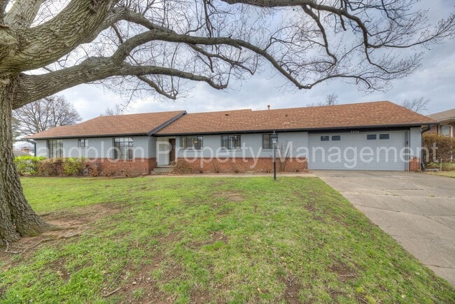 Photo - For Lease | Midtown Tulsa | Available Now!
