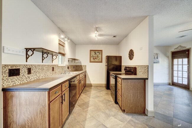 Photo - 1617 Drummond Ave