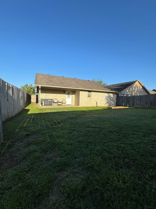 Photo - Very Nice Home located in the Rolling Hills Area! Bishop & Eisenhower School District! Move in Sp...