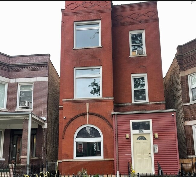 Photo - 6326 S Saint Lawrence Ave