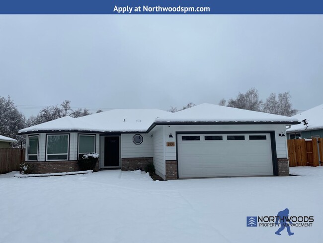 This is a Beautiful 3 Bedroom 2 Bath Home - This is a Beautiful 3 Bedroom 2 Bath Home