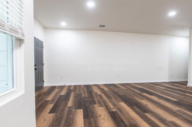 Photo - 315 S Green St Townhome