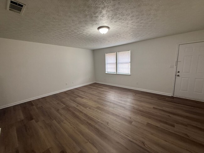 Photo - 1030/1032 Cantrell Ln Unit 1030 Cantrell Ln