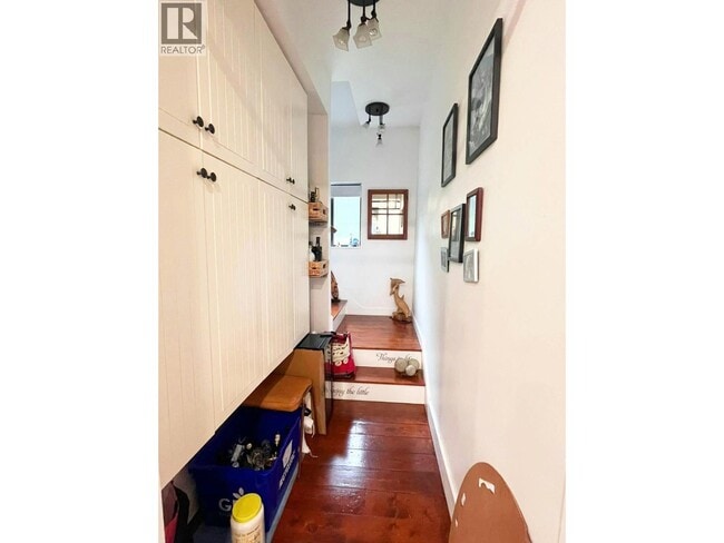 Photo - 515 Salsbury Dr