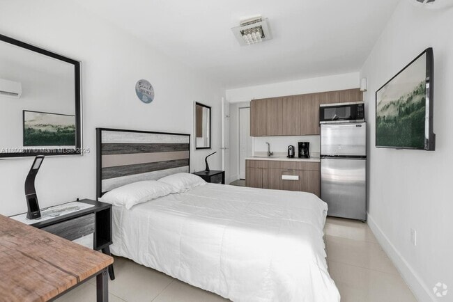Building Photo - 7910 Byron Ave Unit 4 Rental