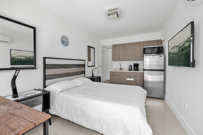 Photo - 7910 Byron Ave Apartamento Unidad 4