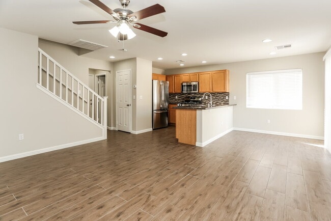 Photo - 10465 Armand Ave