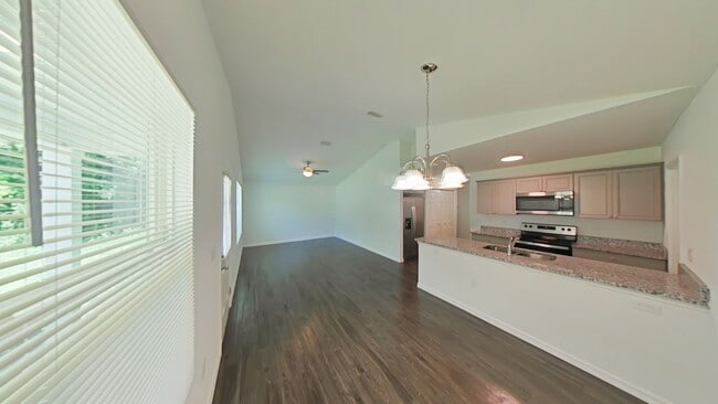 Photo - Lovely 3/2 in Summerfield