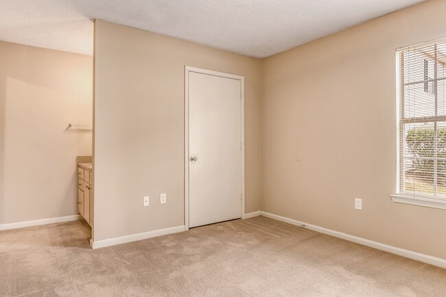 Photo - Bay Crossings Apartments