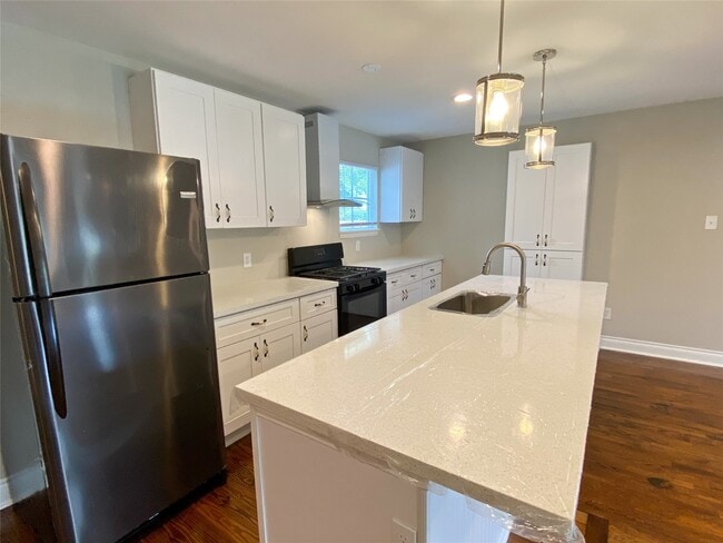 Photo - 1406 Mystic St