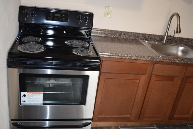 Photo - 100 Walnut St Unit 2R