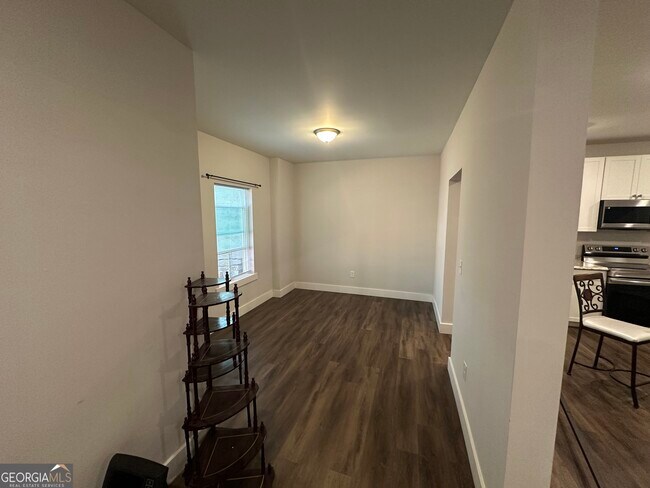 Photo - 370 Crestbrook Ln Unit B