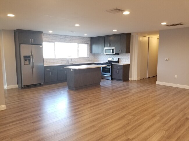 Photo - 955 Magnolia Ave Unit 10