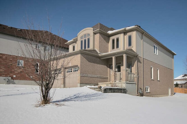 Photo - BEAUTIFUL FOUR BEDROOM HOME OFF WONDERLAND RD NORTH.