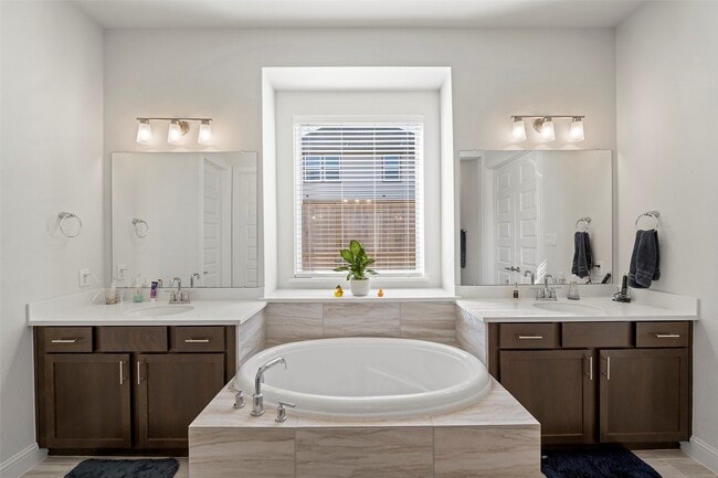 Building Photo - 41015 Kimber Ln