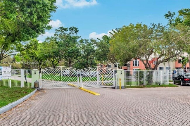 Photo - 1011 Crystal Way Unidad C