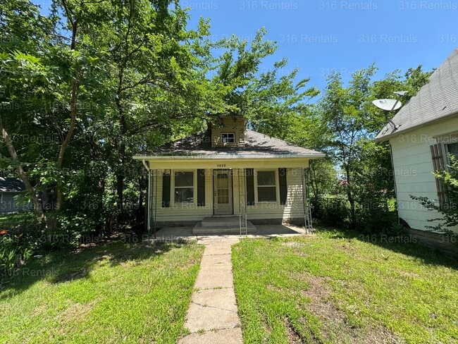 $850 - 3 bed 1 bath - Single Family Home - $850 - 3 bed 1 bath - Single Family Home