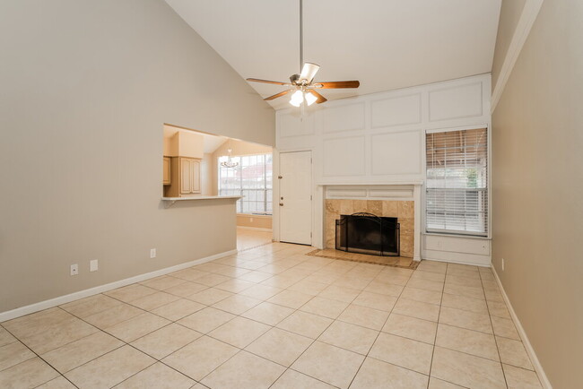 Photo - 707 W Mesquite St