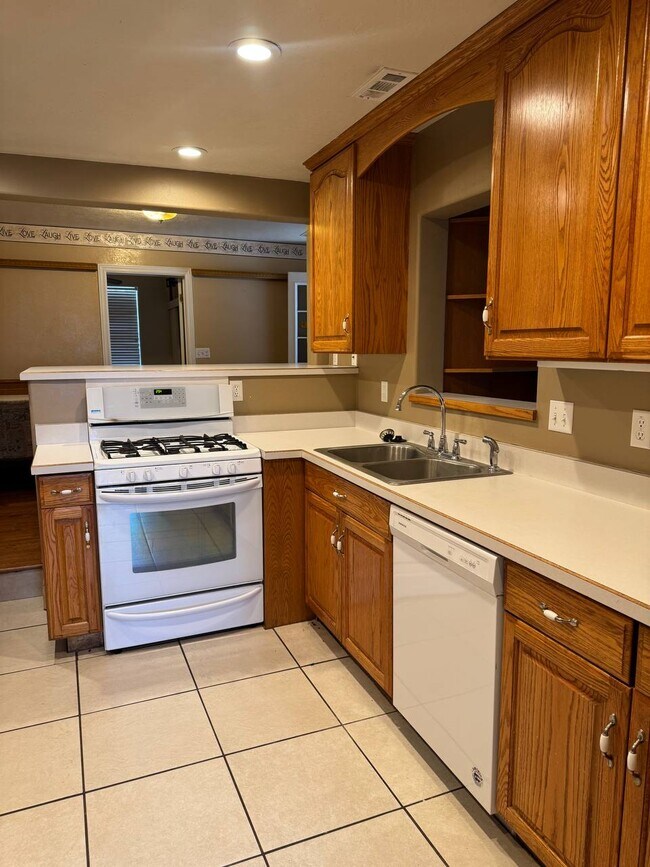 Photo - MONROE PROPERTY RENTALS (BLUE HOUSE)