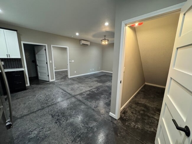 Photo - 109 N Main St Unidad #200