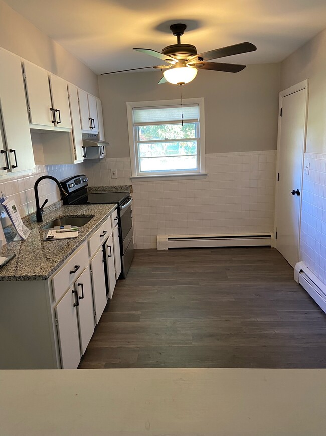 Kitchen - 11 Brierway Dr Unit B - Right