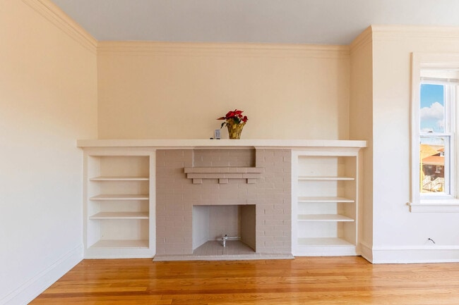 Photo - 6352 S Francisco Ave Unidad 2