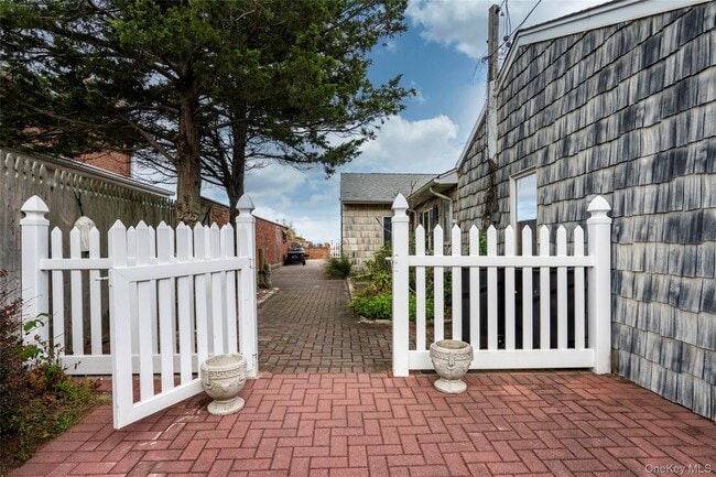 Photo - 138 Asharoken Ave