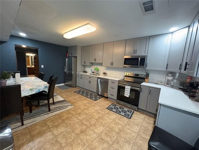 Photo - 180 Village Green Ct SW Unidad B