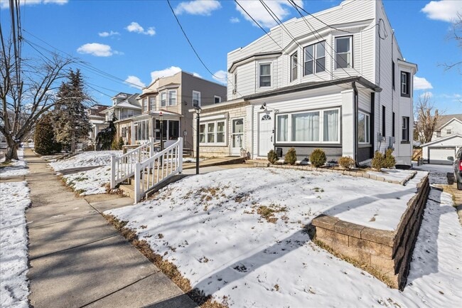 Photo - 515 Harrison Ave