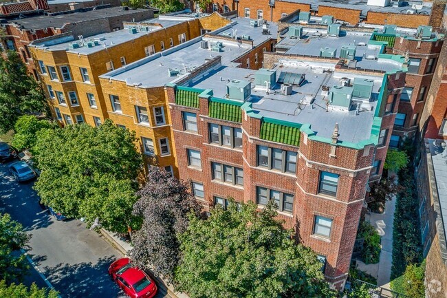 Building Photo - 622 W Roscoe St Unit 2C Rental